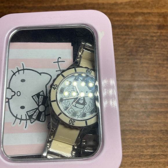 Hello Kitty Watch - Picture 5 of 7
